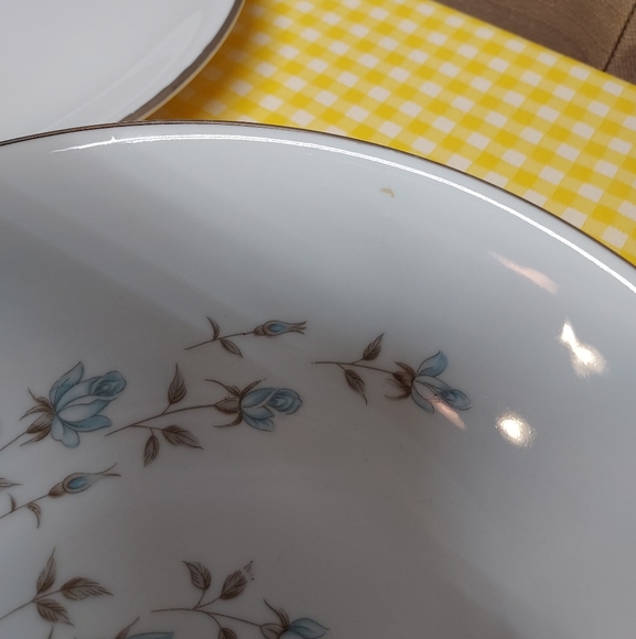 Vintage Delphine Blue Rose fruit bowl & 2 serving plates - Picture 3 of 6